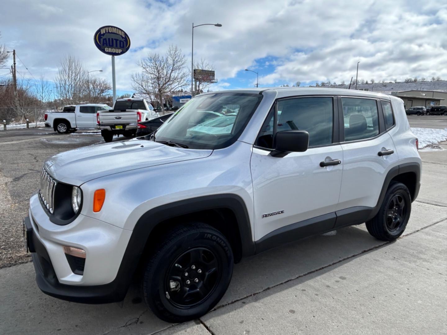 2021 Silver /Black Jeep Renegade Sport (ZACNJDAB5MP) with an 2.4L I4 engine, Automatic transmission, located at 3030 CY Ave, Casper, WY, 82604, (307) 265-3830, 42.827816, -106.357483 - Has the comfort for daily driving, but has the off road capabilities! Great fuel economy, and low miles! We have financing available for all credit situations. Lets see what it would take to get you into something reliable! - Photo#1